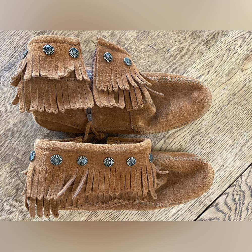 Minnetonka Double Fringe Side Zip Boot - Picture 2 of 6